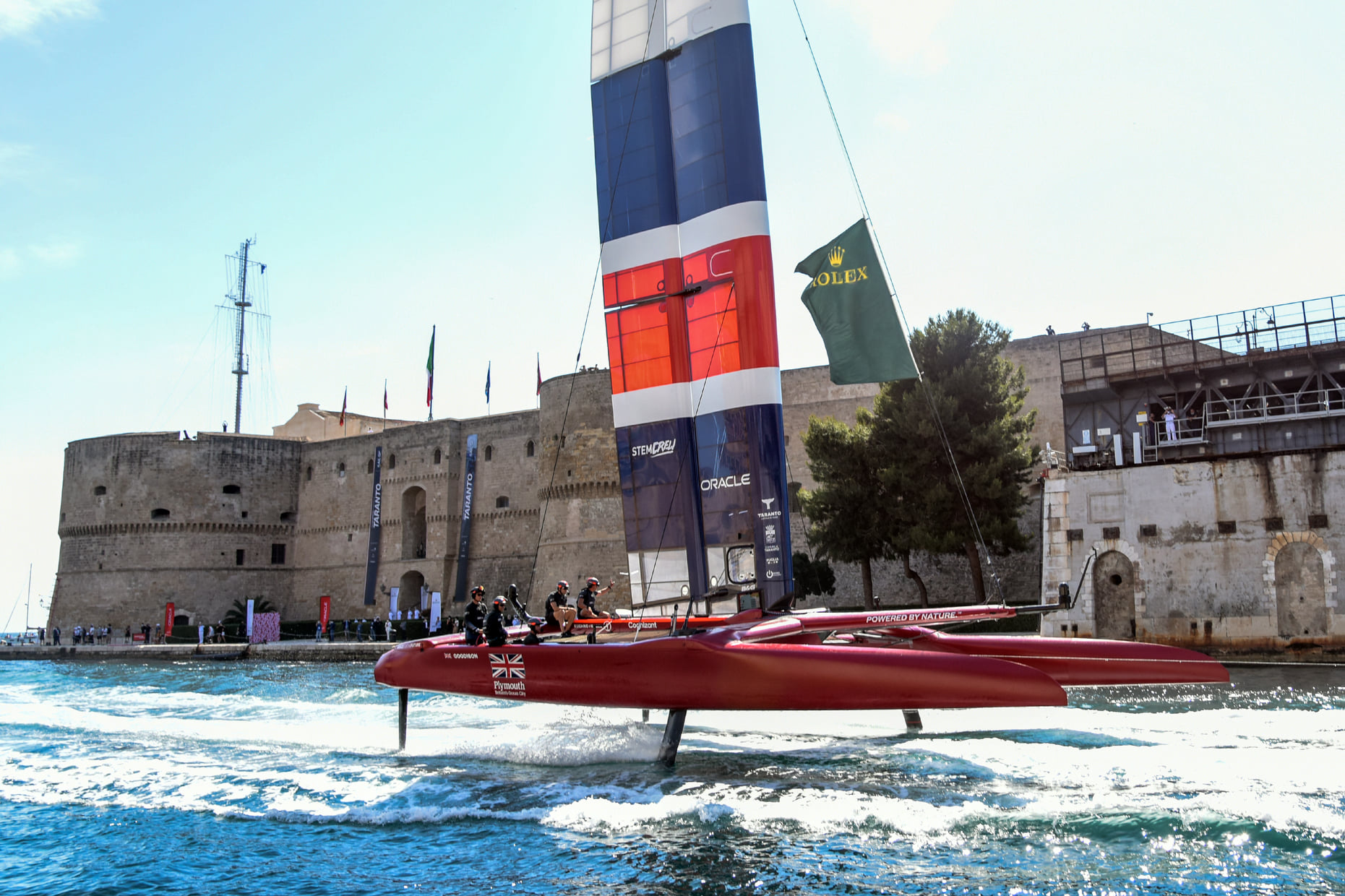 catamarano piu veloce del mondo